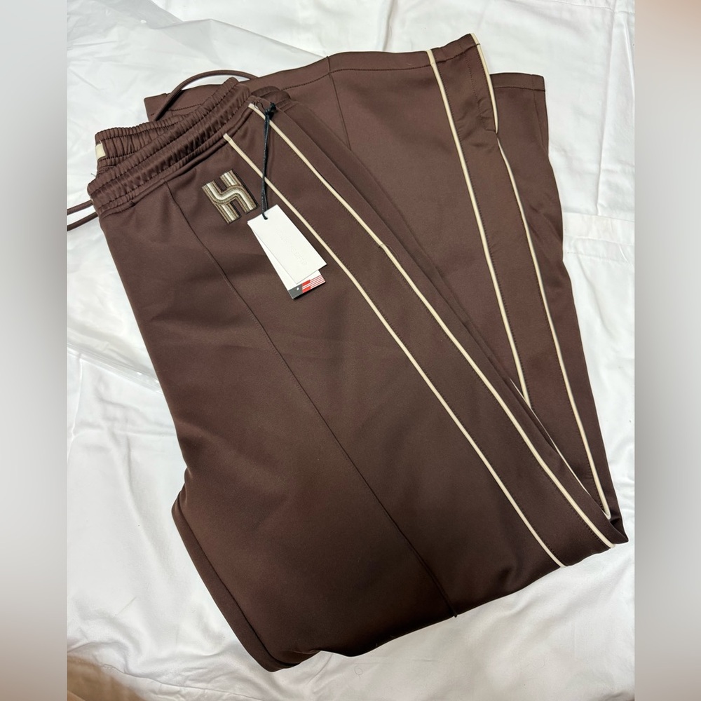 Elegant Brown Joggers with Cream Accents